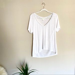 💎H&M • V-neck Tee